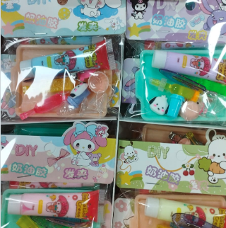 Diseña Pinches de Sanrio